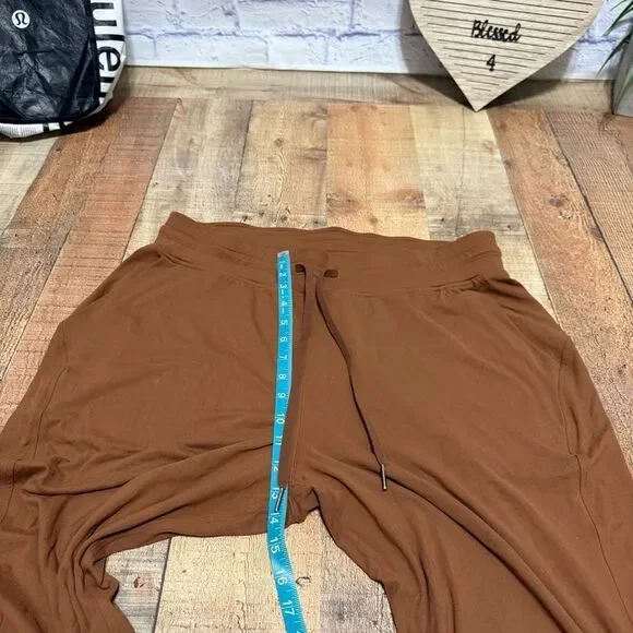 Lululemon Ready to Rulu High-Rise Jogger
Roasted Brown

Size 14 - Picture 11 of 15
